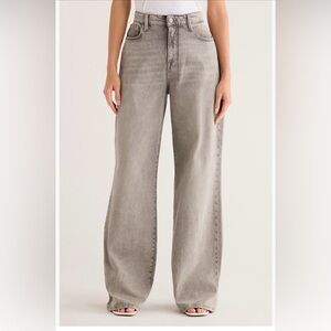 Good American Wide-Leg Jeans in Light Gray